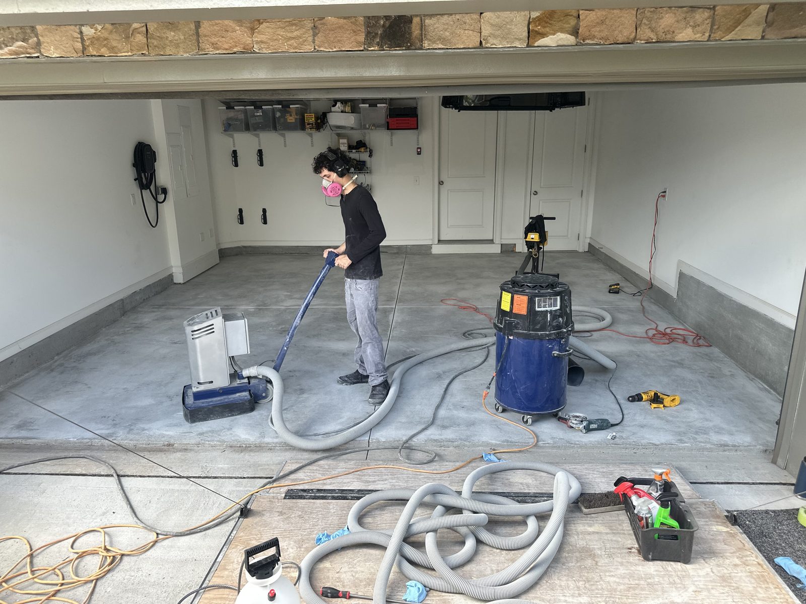 Diamond grinding, dust vacuumed at the machine
